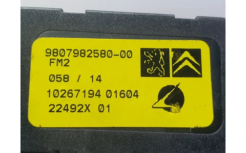 Amplificator antena 9807982580-00 Citroen C4 Picasso 2 (2013 - 2017) - imagine 3