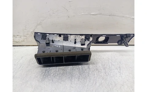 Grila ventilatie 4F1820951 Audi A6 4F/C6 (2004 - 2008) - imagine 2