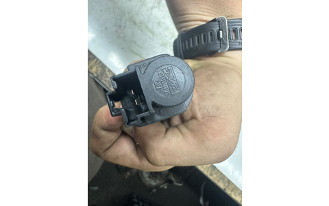 Switch frana 3m5t-13480-ac Ford Fiesta 6 (facelift) (2013 - 2020) - imagine 2