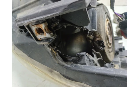 Far dreapta e11205346 Toyota Prius XW30 (2009 - 2011) - imagine 3