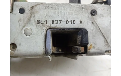 Broasca dreapta fata 8L1837016A Audi A3 8L (facelift) (2000 - 2003) - imagine 3