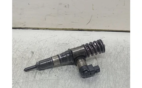Injector 03g130073T Volkswagen Passat B6 (2005 - 2010) - imagine 2
