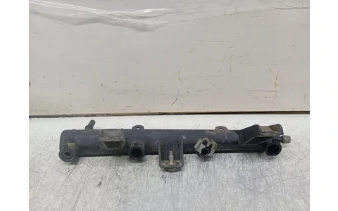 Rampa injectoare 9628982980 Peugeot 206 1 (facelift) (2002 - 2009) - imagine 4
