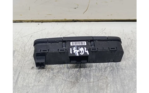 Buton avarii 6J0927137 Seat Ibiza 4 (6J) (2008 - 2012) - imagine 2