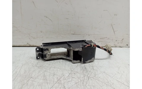 Priza 12V 8E0863284A Audi A4 B6 (2000 - 2005) - imagine 2