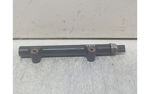 Rampa injectoare 9685297580-01 Peugeot 208 1 (2012 - 2016) - imagine 2