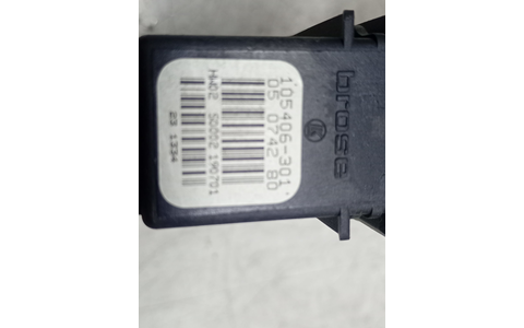 Motoras geam stanga spate 130821767 Volkswagen Golf 4 (1997 - 2006) - imagine 5