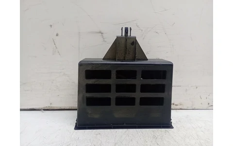 Spatiu Depozitare 1J0857058B Volkswagen Golf 4 (1997 - 2006) - imagine 2