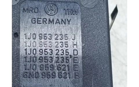 Buton avarii 1J0953235H Volkswagen Golf 4 (1997 - 2006) - imagine 3