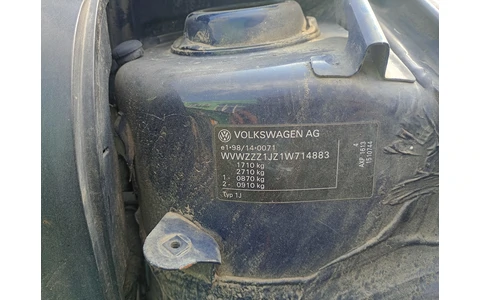 Volkswagen Golf 4 (1997 - 2006) - imagine 6