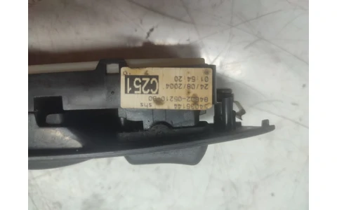 Panou comanda geamuri 54035144 Toyota Avensis 2 T25 (2002 - 2006) - imagine 3