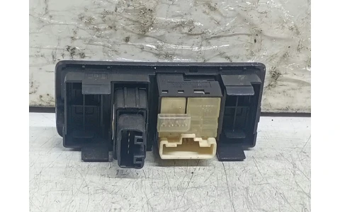Buton reglaj oglinzi 183575 Toyota Avensis 2 T25 (2002 - 2006) - imagine 2