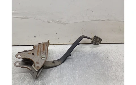 Pedala ambreiaj 16092A01 Toyota Avensis 2 T25 (2002 - 2006) - imagine 2