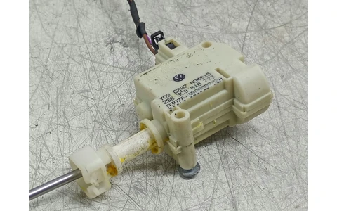 Motoras actuator usa rezervor 3C8810773 Volkswagen Passat CC 1 (2008 - 2012) - imagine 2