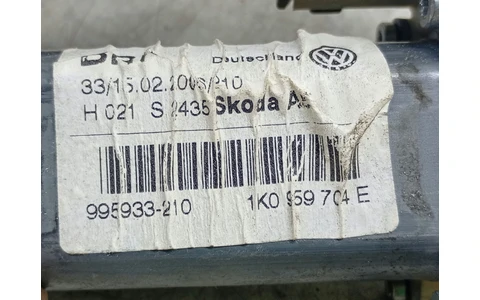 Motoras geam dreapta spate 1K0959704E Skoda Octavia 2 (2004 - 2008) - imagine 3