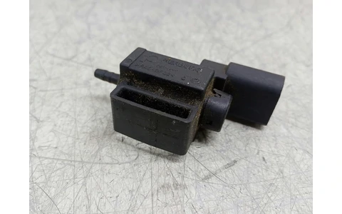 Electrovalva vacuum 037906283C Volkswagen Polo 3 (6N) (1994 - 2001) - imagine 2