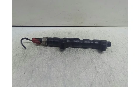 Rampa injectoare 9654592680 Ford C-Max 1 (2003 - 2007) - imagine 2