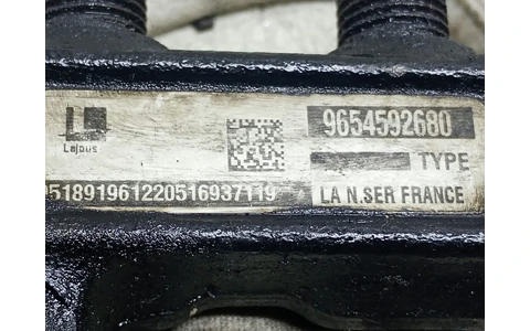 Rampa injectoare 9654592680 Ford C-Max 1 (2003 - 2007) - imagine 3