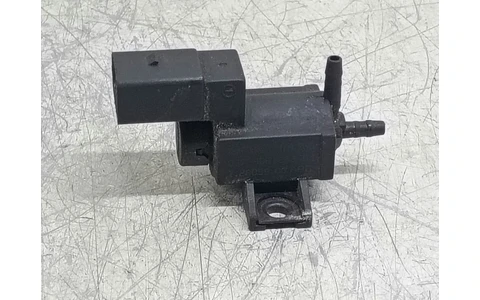 Electrovalva vacuum 037906283 Volkswagen Passat B6 (2005 - 2010) - imagine 2