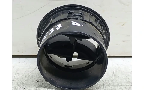 Grila ventilatie 8200212480 Dacia Sandero 1 (2008 - 2012) - imagine 2