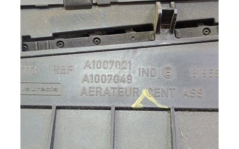 Grila ventilatie a1007049 Renault Megane 2 (2002 - 2006) - imagine 4