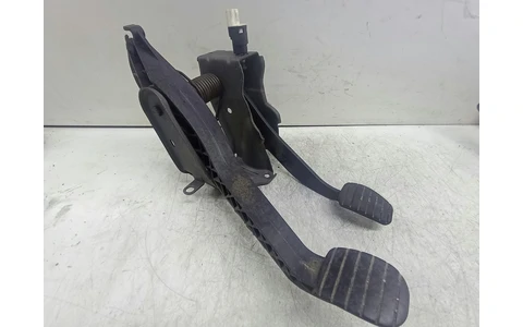 Pod pedalier 465106970R Dacia Sandero 1 (2008 - 2012) - imagine 2