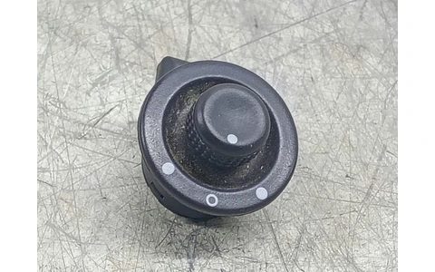 Buton reglaj oglinzi 8200002442B Dacia Sandero 1 (2008 - 2012) - imagine 2