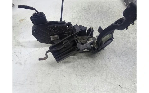 Broasca stanga spate AM2A-R26413-BB Ford Galaxy 2 (facelift) (2010 - 2015) - imagine 2