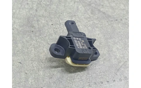 Senzor impact A1668210351 Infiniti Q30 1 (2016 - 2020) - imagine 2