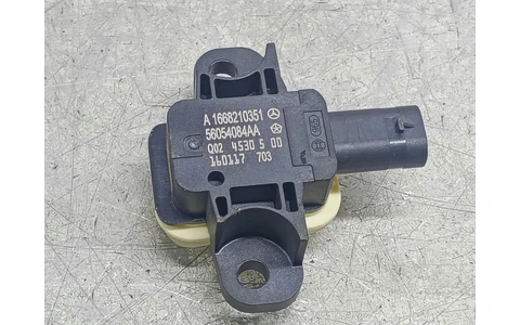 Senzor impact A1668210351 Infiniti Q30 1 (2016 - 2020) - imagine 2