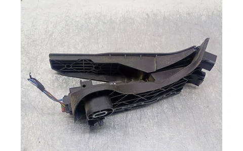 Pedala acceleratie 1k1721503L Volkswagen Passat CC 1 (2008 - 2012) - imagine 2