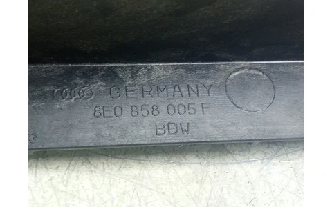 Buton avarii 8E0858005F Audi A4 B7 (2004 - 2008) - imagine 4