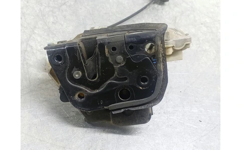 Broasca dreapta fata 8E1837016 Audi A4 B7 (2004 - 2008) - imagine 2