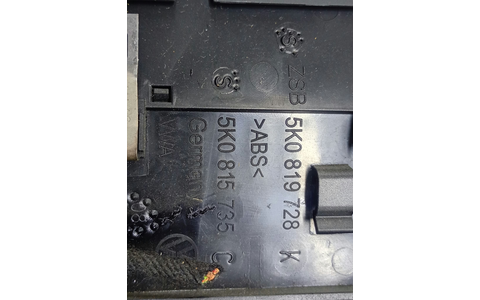Grila ventilatie bord 5K0819728K Volkswagen Golf 6 (2008 - 2015) - imagine 3