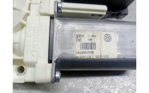 Motoras geam dreapta fata 1K0959702 Volkswagen Golf 6 (2008 - 2015) - imagine 2
