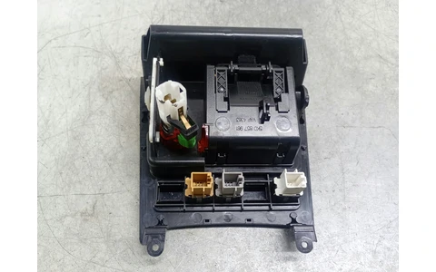 Scrumiera 5K0857961 Volkswagen Golf 6 (2008 - 2015) - imagine 2