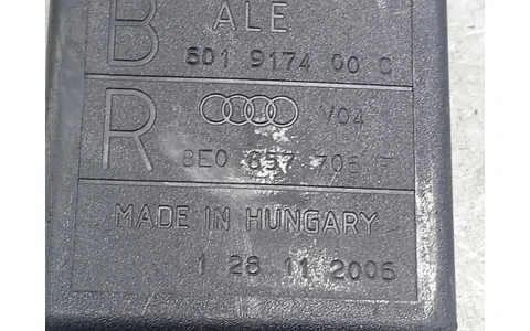 Centura siguranta spate 8E0857706F Audi A4 B7 (2004 - 2008) - imagine 5