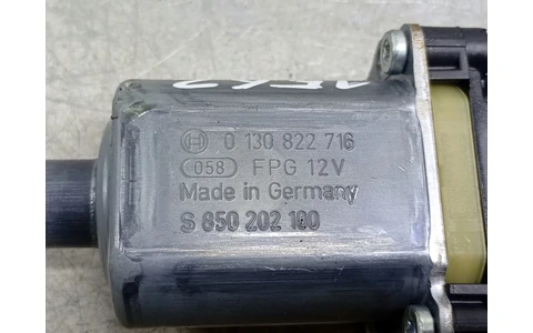 Motoras geam stanga fata 5Q0959802B Skoda Octavia 3 (2013 - 2017) - imagine 3