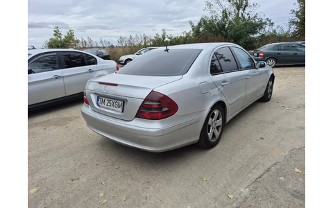 Mercedes Benz E-Class W211/S211 (2002 - 2006) - imagine 4