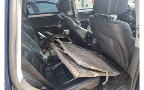 Fuzeta stanga fata 7p0407246a Audi Q7 4L (2005 - 2009) - imagine 9