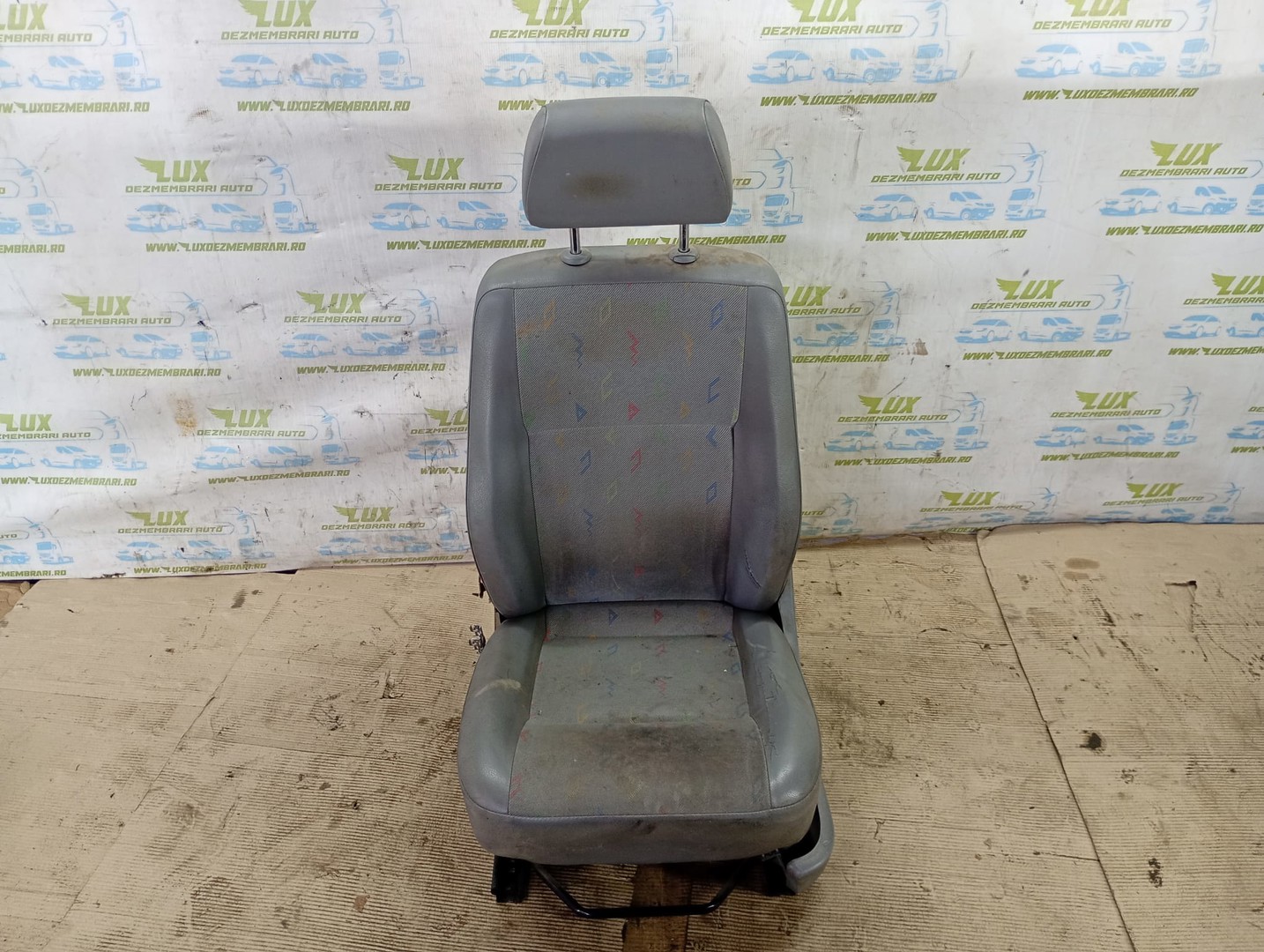 Scaun stanga fata Volkswagen Transporter T5 (2003 - 2009)