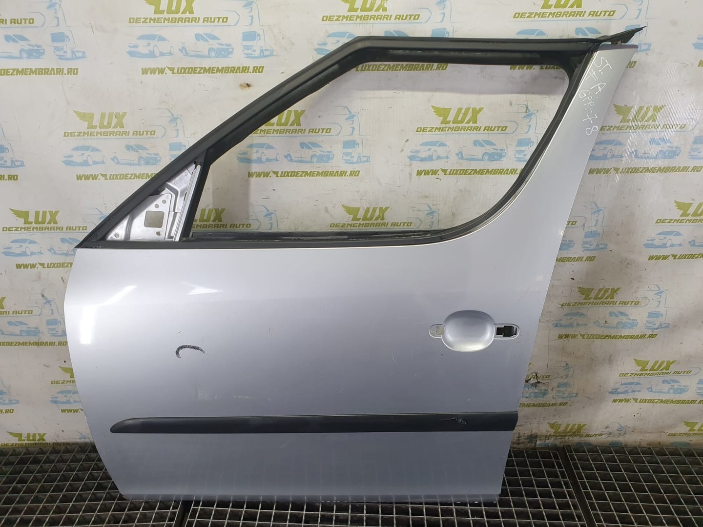 Usa stanga fata 5J7831599 Skoda Roomster 1 (5J) (2006 - 2010)