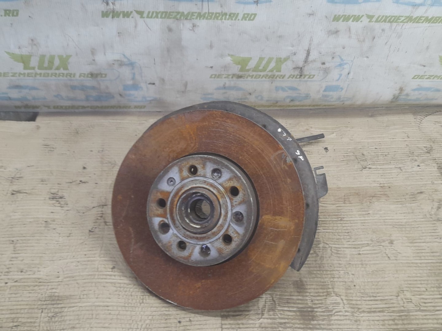 Fuzeta stanga fata Volkswagen Golf 5 (2003 - 2009)