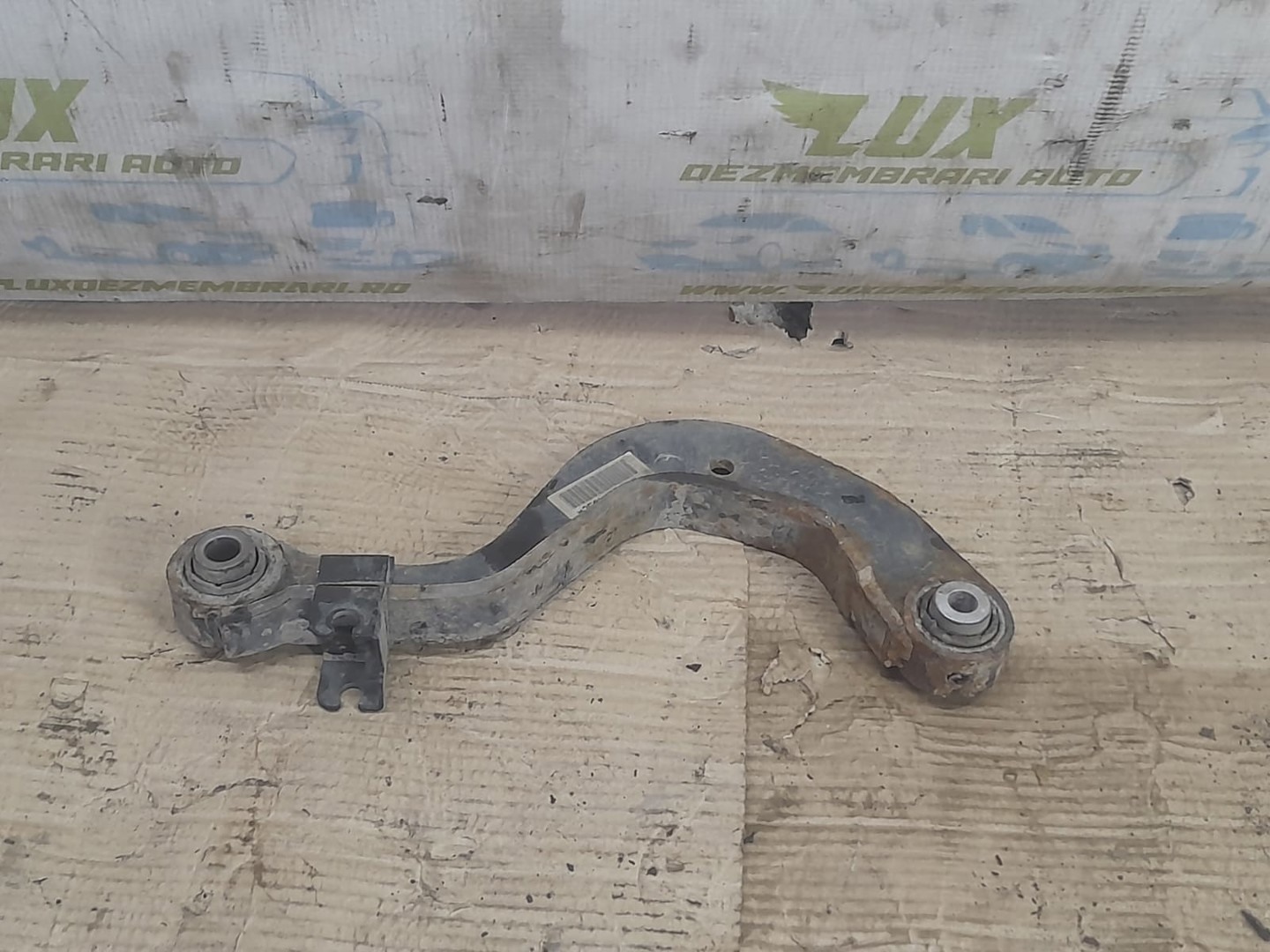 Brat suspensie dreapta fata Volkswagen Golf 5 (2003 - 2009)