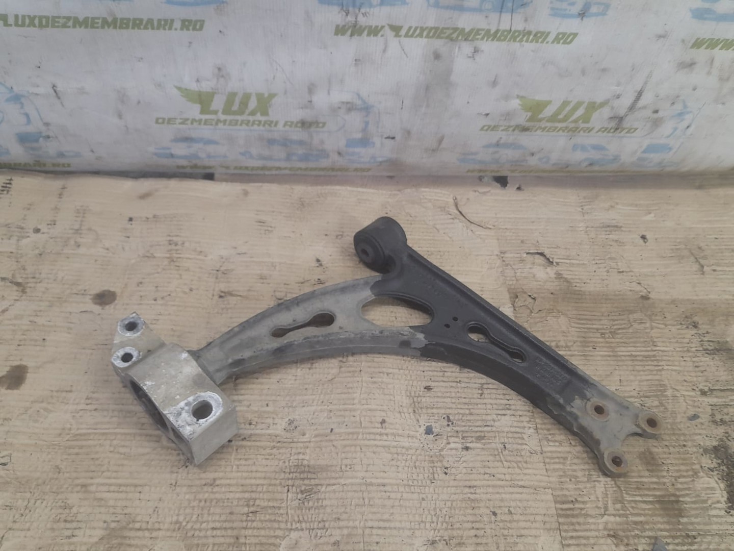 Brat suspensie dreapta fata 201967b Volkswagen Golf 5 (2003 - 2009)