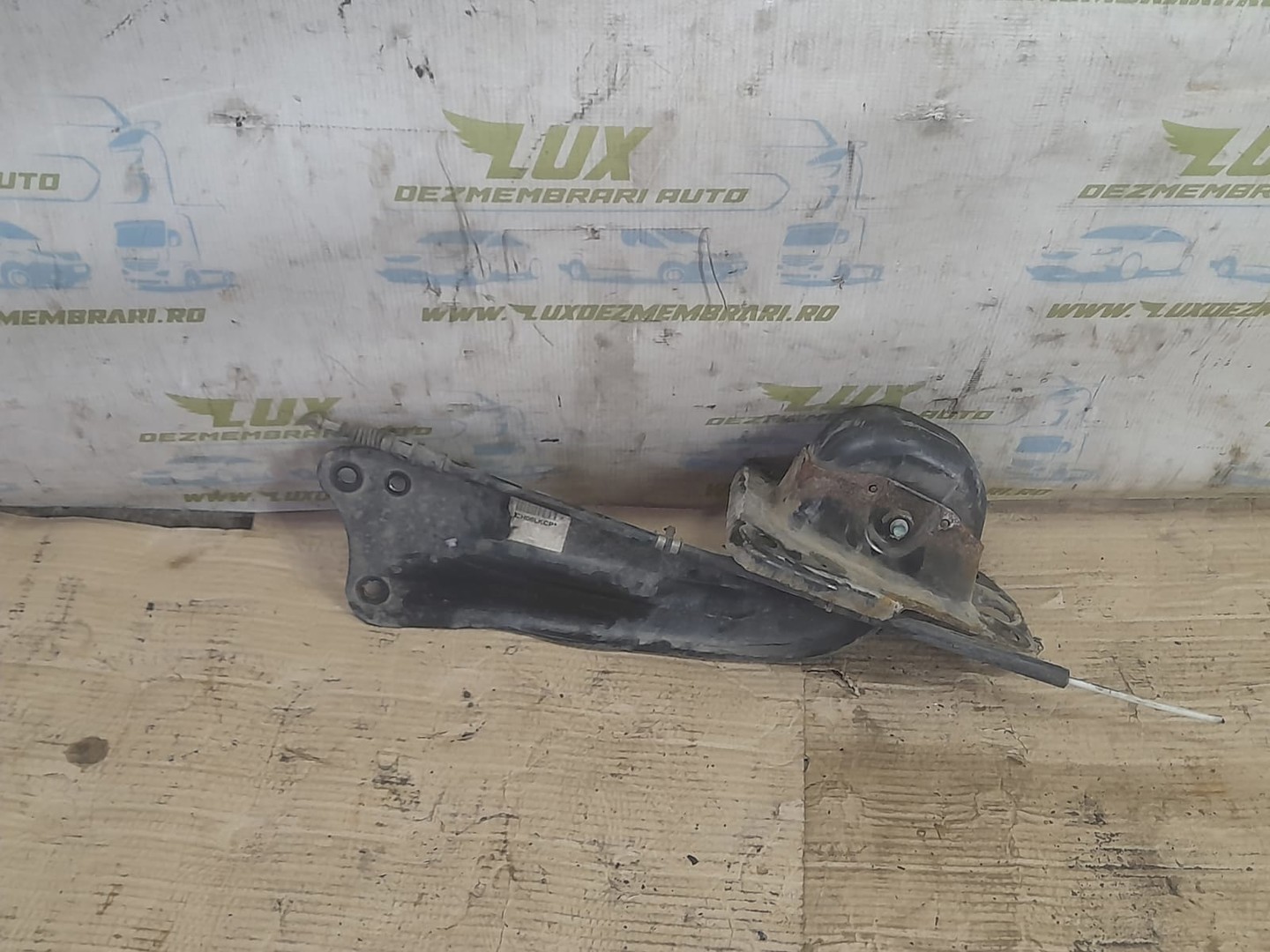 Brat suspensie stanga spate 1k0505225c Volkswagen Golf 5 (2003 - 2009)