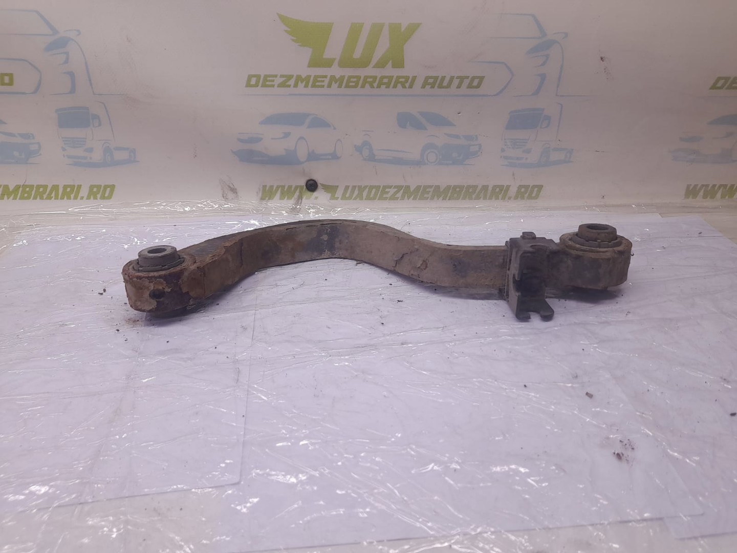 Brat suspensie stanga fata Volkswagen Golf 5 (2003 - 2009)