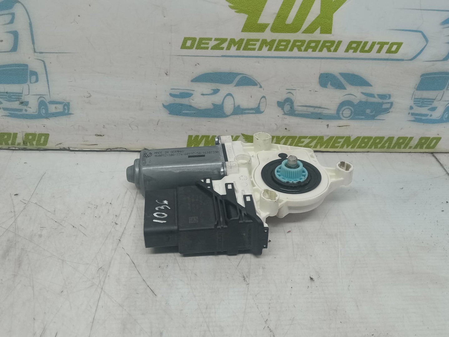 Motoras geam dreapta spate 1k0959704p Volkswagen Golf 5 (2003 - 2009)