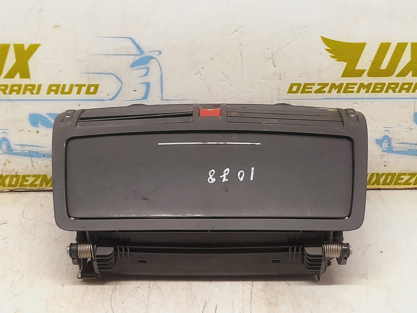 Grila ventilatie bord 1z0820951 Skoda Octavia 2 (2004 - 2008)