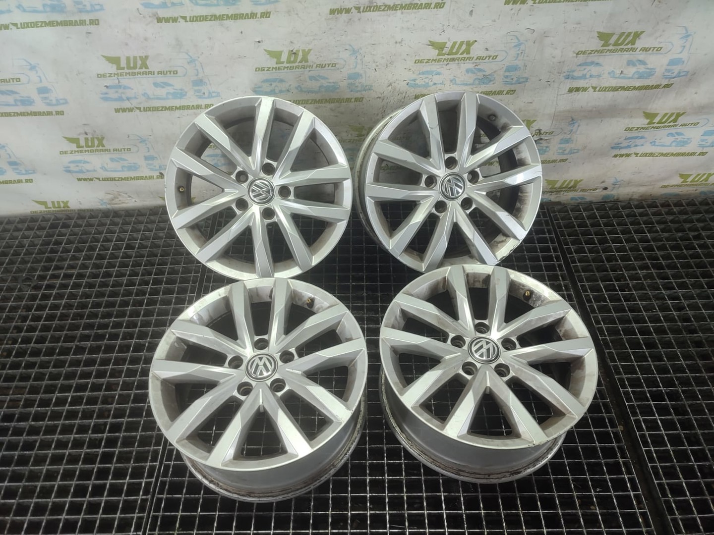 Janta aliaj R16 3g0601025 Volkswagen Passat B7 (2010 - 2015)